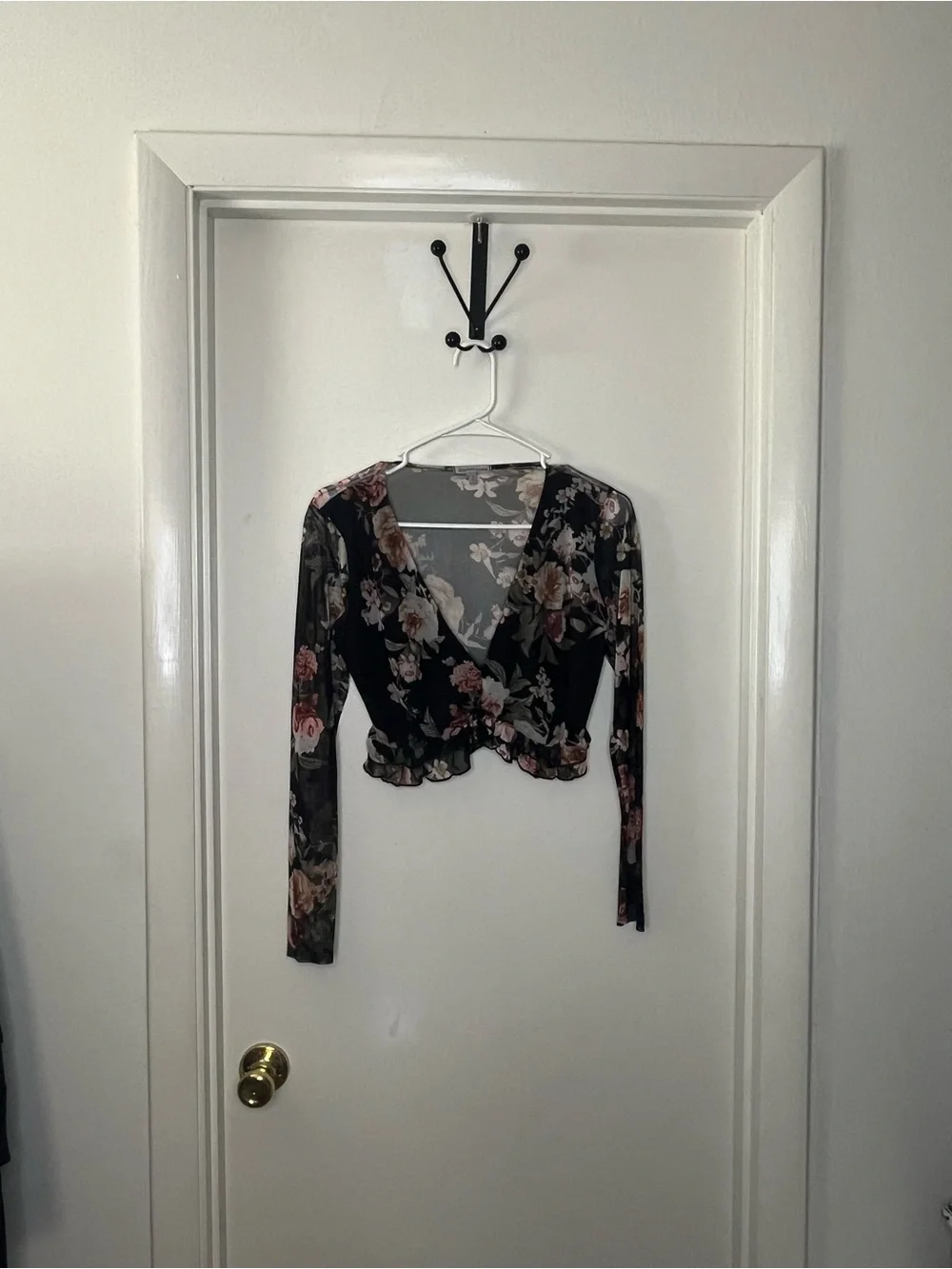 Floral Mesh Ruffle Crop Top - Black - Picture 2 of 4